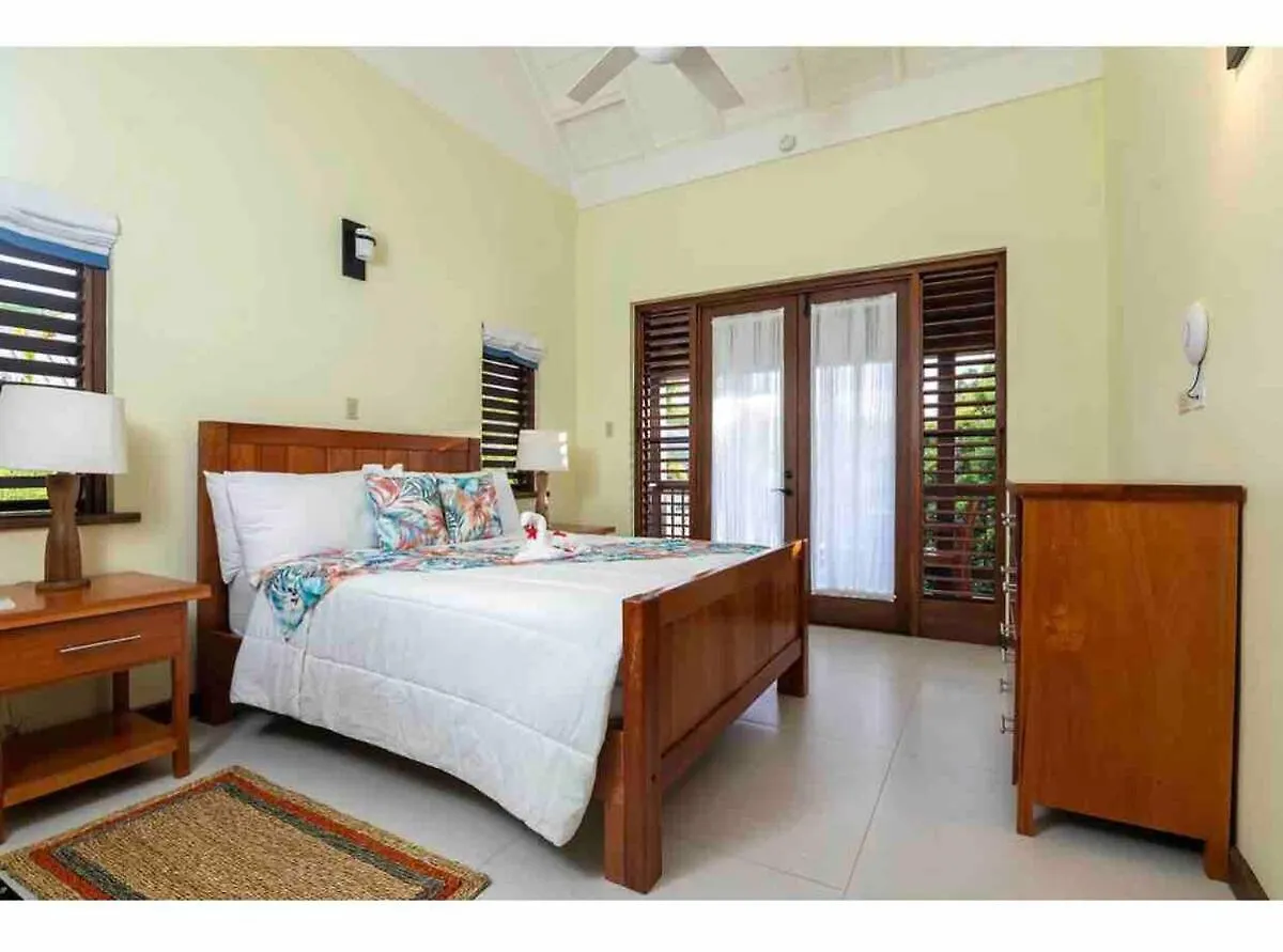 Naseberry Lodge At Oracabessa Hill Cottages -Cozy 2-Bedroom Villa 0*,  Jamajka